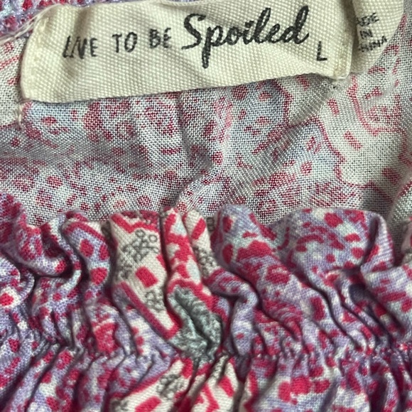 Live to be Spoiled Crop Top gathered at waist and 3/4 sleeves. Vibrant print 'L' - Picture 3 of 3